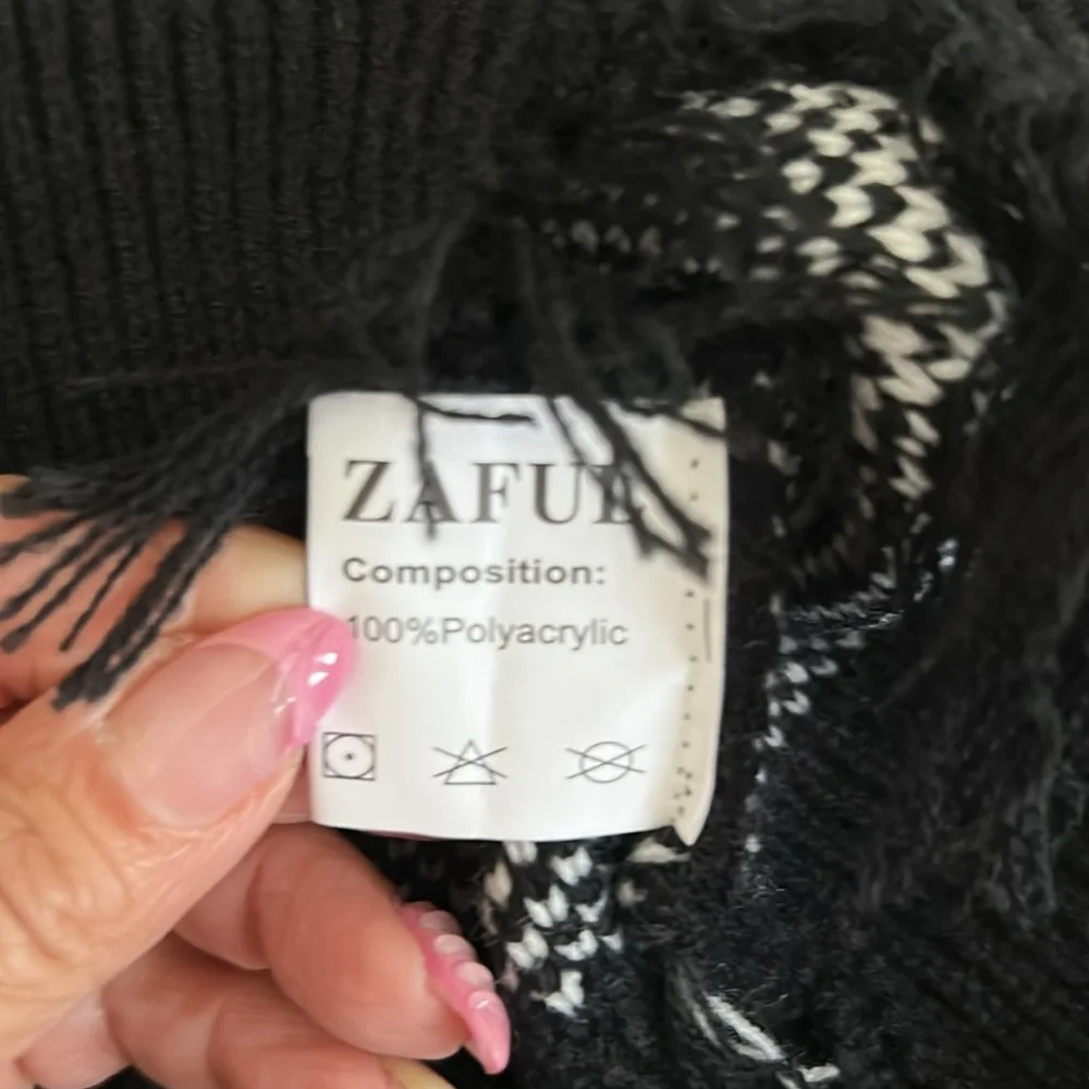 Zaful Distressed Black Star Sweater